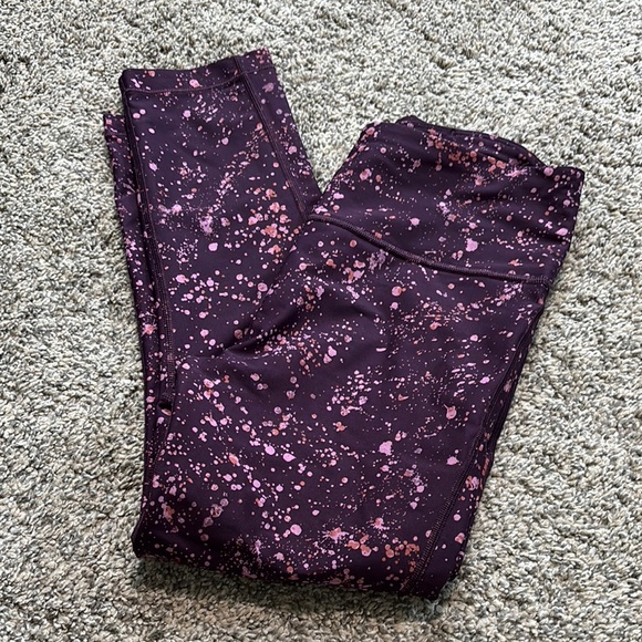 Athleta Pants - Athleta Ultimate Stash Pocket Splat Capri Leggings size small